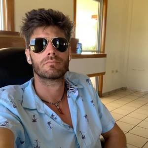 Meet your Posher, Daniel